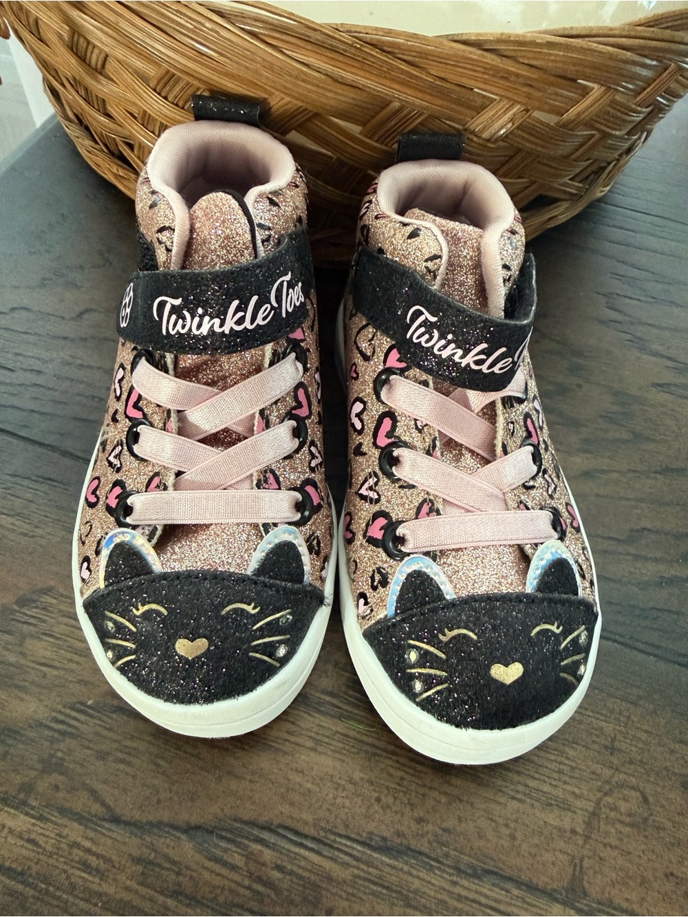 Sketchers toddler twinkle toes kitty shoes size 7
